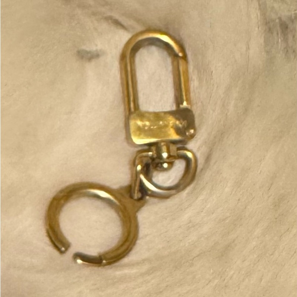 Authentic Louis Vuitton Anocre Key Ring - Picture 2 of 5